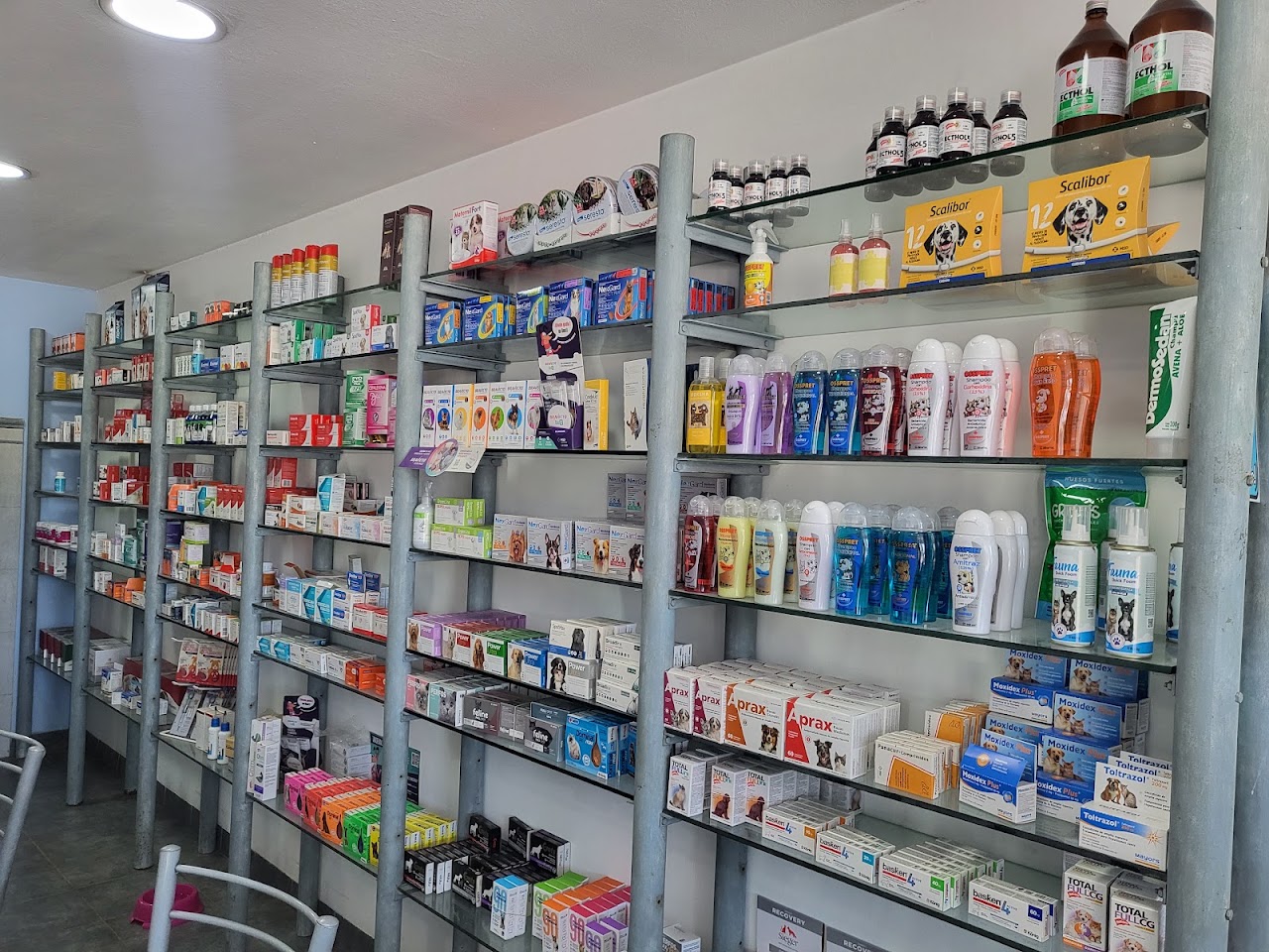 Farmacia veterinaria de la clínica